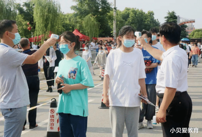 民办院校被吐槽“吃相”难看, 为了招生降分招录, 学费却只升不降