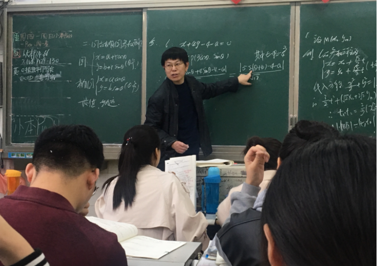 大学里“烂大街”的专业, 名字听着高大上, 就业前景却叫人堪忧