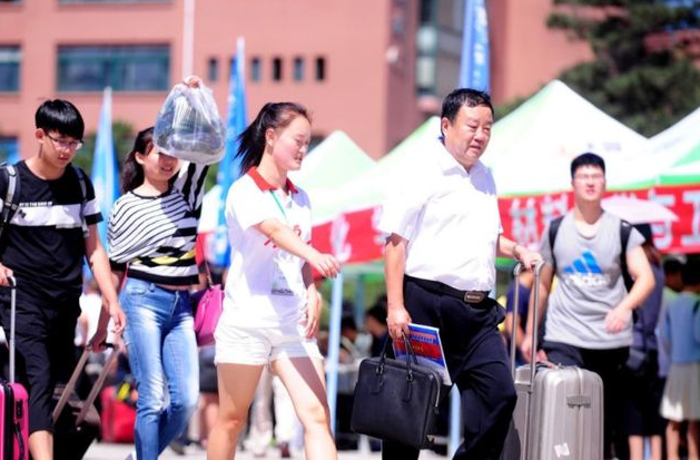 南开大学“人性化寝室”火了，自选室友都不算啥，夫妻同住引热议