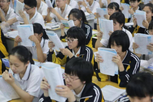 12年义务教育呼声越来越高, 深圳市推出12年免费教育, 有啥区别?