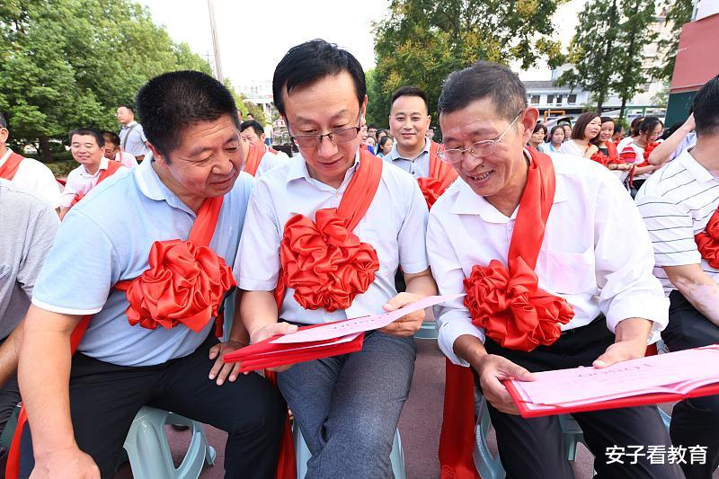 优秀教师不一定会命题, 会命题的教师一定优秀