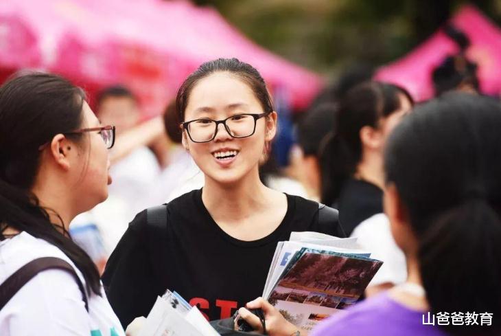 专科生专升本成功却面临退学, 原因却在学籍上, 教育部的回复来了