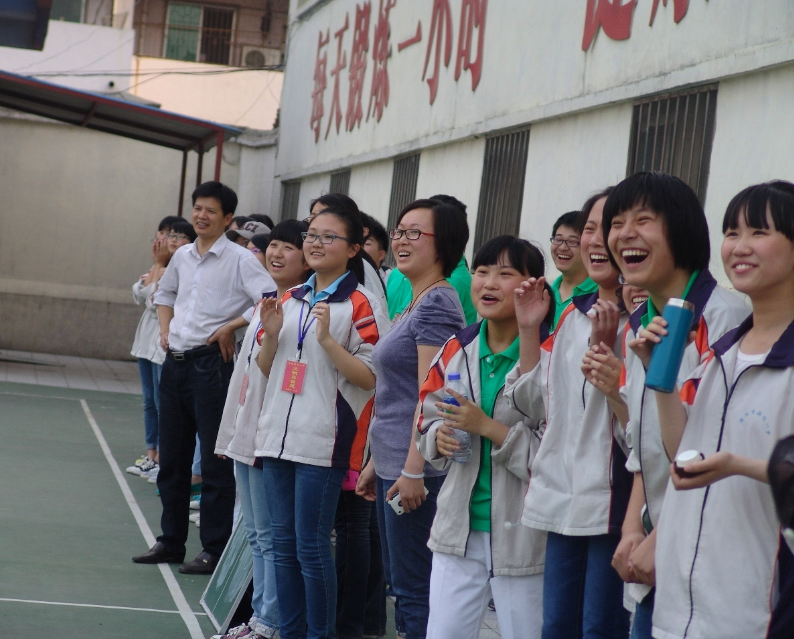 复旦3位学生找小姐被开除, 学生的身份引争议, 校方对此进行回应