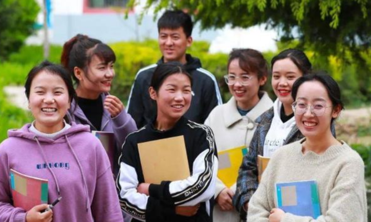 中考五年制“定向师范生”热度高，编制虽叫人心动，但弊端也不少