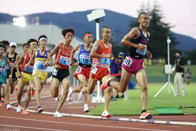 配速2:43！17岁日本高中生5000米跑出13分31秒19！