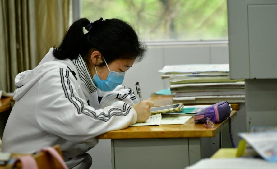 高考录取率那么高, 雷竞技raybet即时竞技平台
生依然“压力山大”, 老师: 并非心态问题