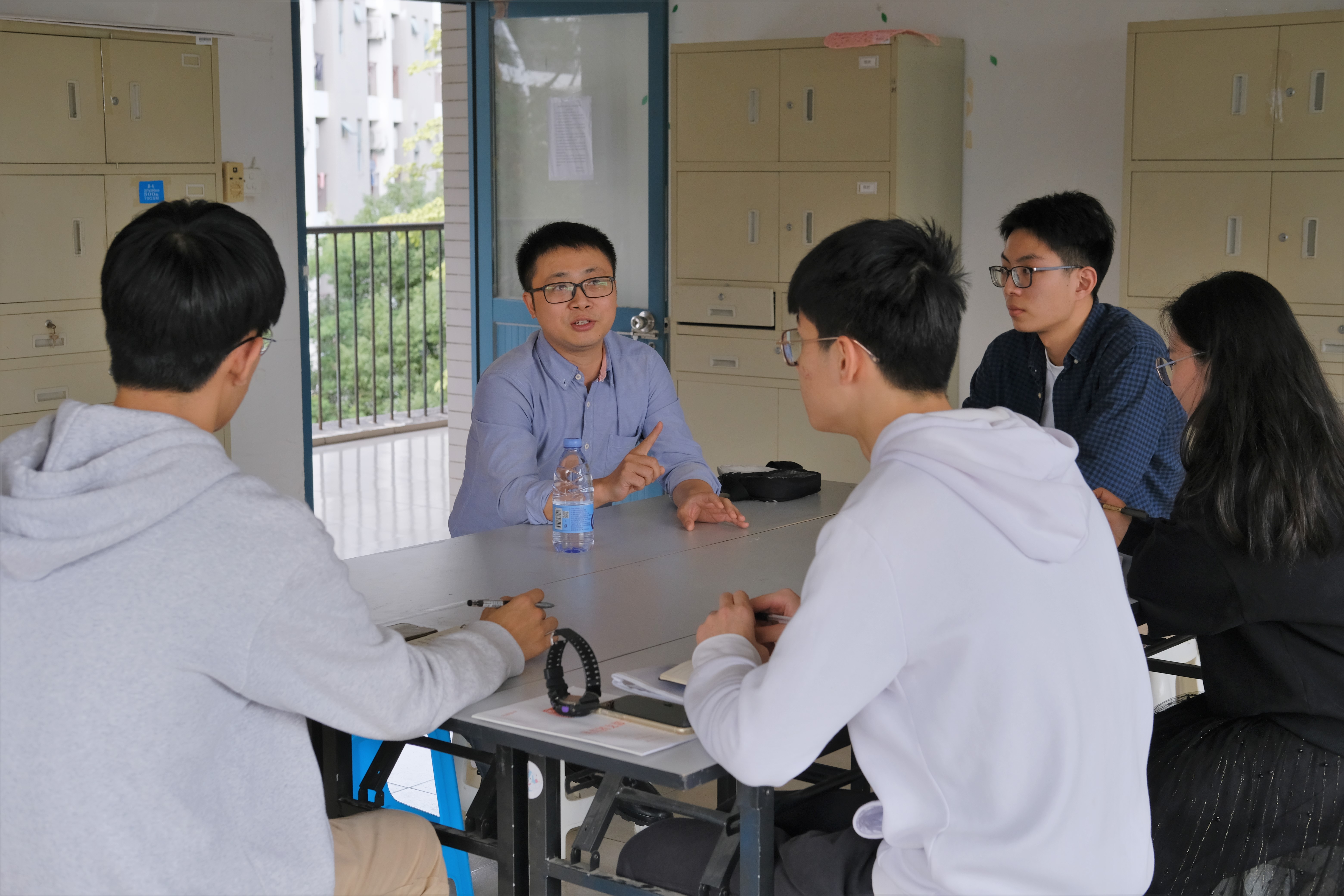 探寻青典心路, 学做优秀教师——教育学部2019级教育技术学班团支部采访青年教师杨来恩