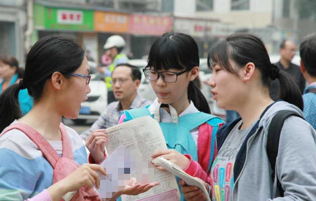 高中生成绩走“下坡路”3种表现, 家长要引起重视, 以免影响高考