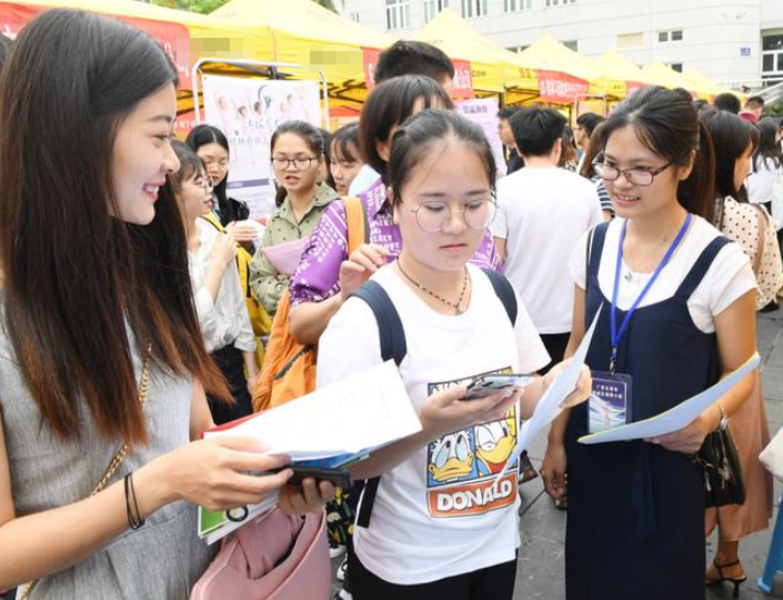 校招中常见的“雷区”，辅导员不会明说，学生要提前了解以免踩坑