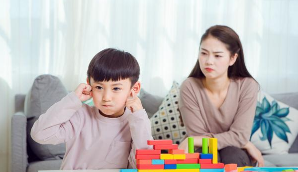 孩子成绩“不上不下”, 可能是上课准备不足, 这三个办法可以帮助孩子