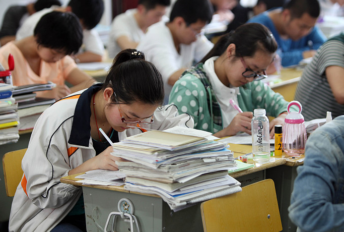 高三学生会经历的四个阶段, 家长提前做好准备, 帮助学生平稳度过