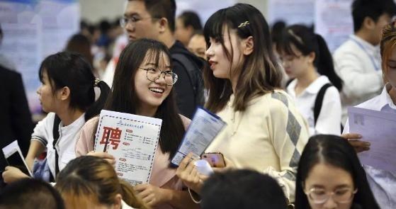 大学毕业10年, 才明白公务员、国企与私企的区别, 愿你尽早清楚