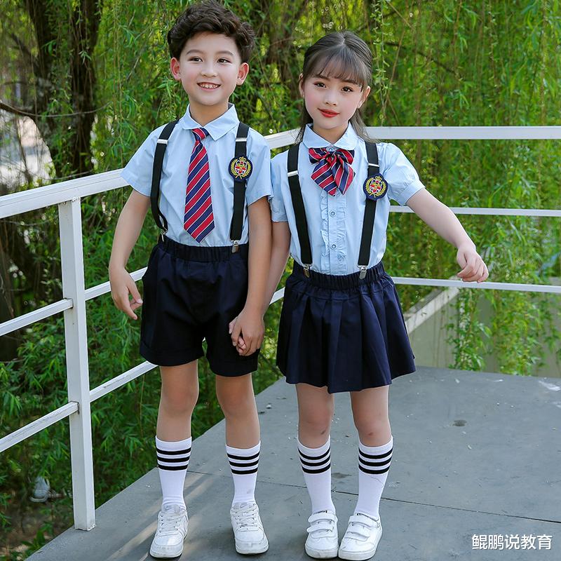 为何那么多学生讨厌穿礼服, 那么多老师讨厌穿校服?