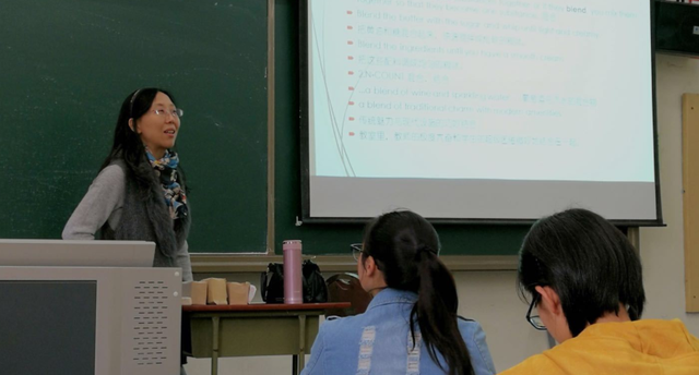 来自高校老师的叹息, 父母在家乡累弯腰, 子女反而在大学里躺平