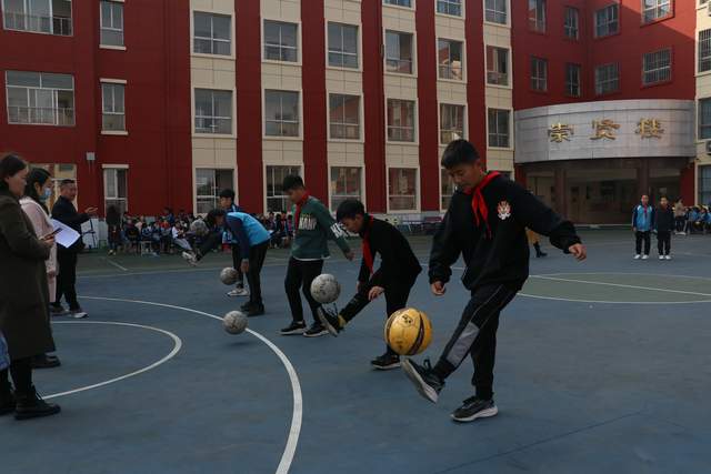 山东枣庄: 峄城区实验小学举行冬季趣味运动会