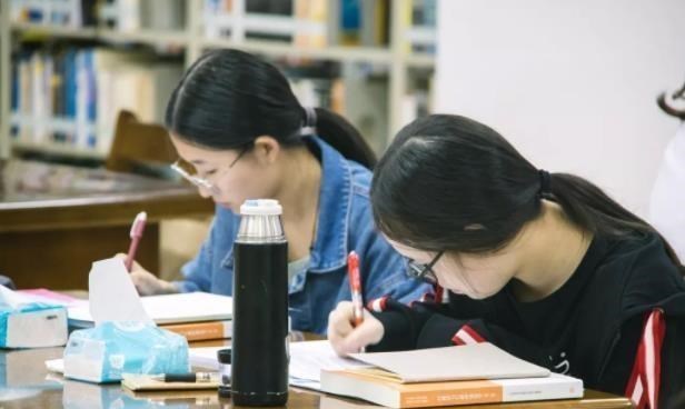 大学期间考取的三本证书, 毕业后才发现没用, 别再傻傻跟风考了