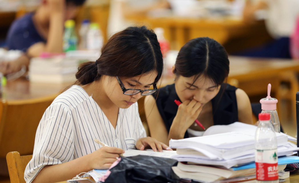 湘潭大学美女学霸卢思佳, 颜值与实力齐飞, 还被保研到985大学