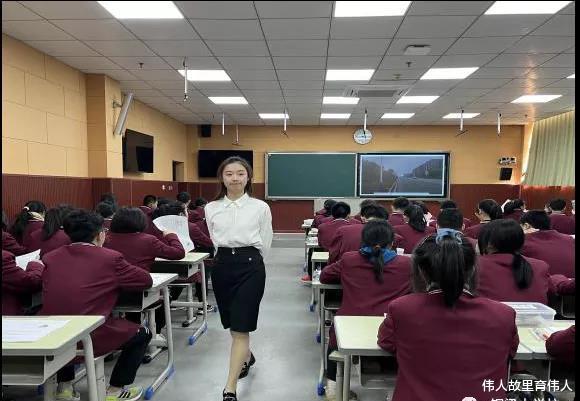 学研探磨、佳音频传, 铜梁中学“绝代双骄”斩获优课大赛一等奖