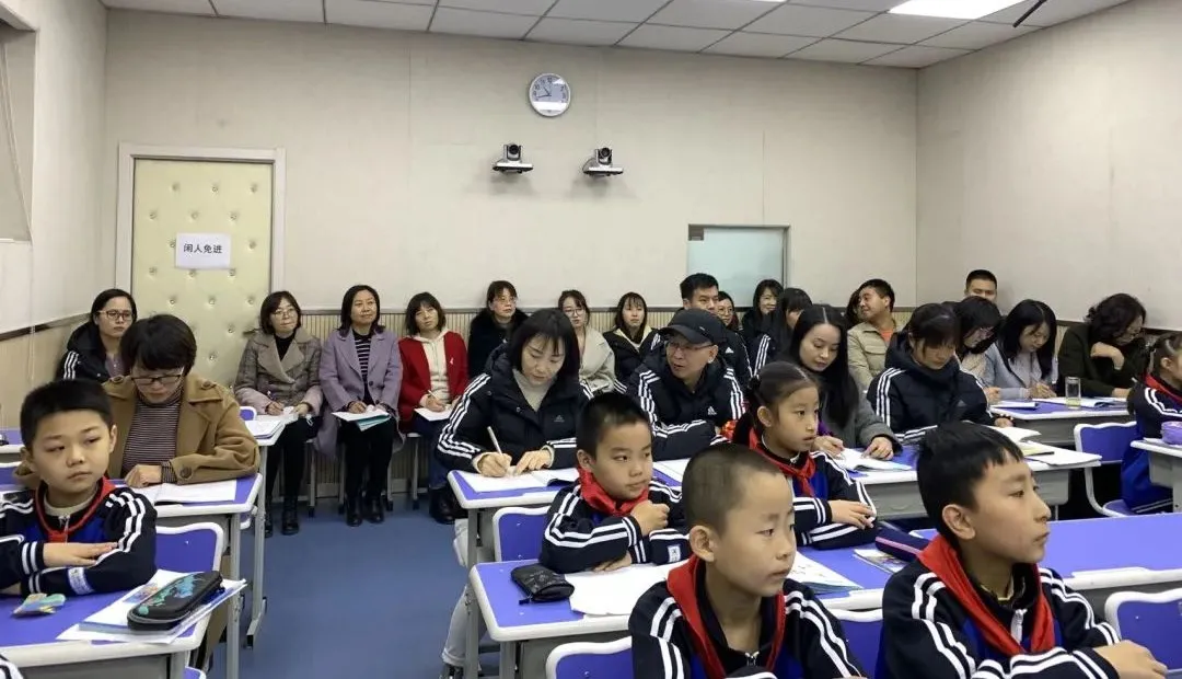灞桥区东城第二小学青年教师“双减”政策下“7y”课堂精彩展示