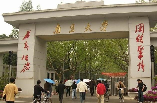 985大学生是不好带, 还是有些拽? 在华中大进行校招, 没人投简历