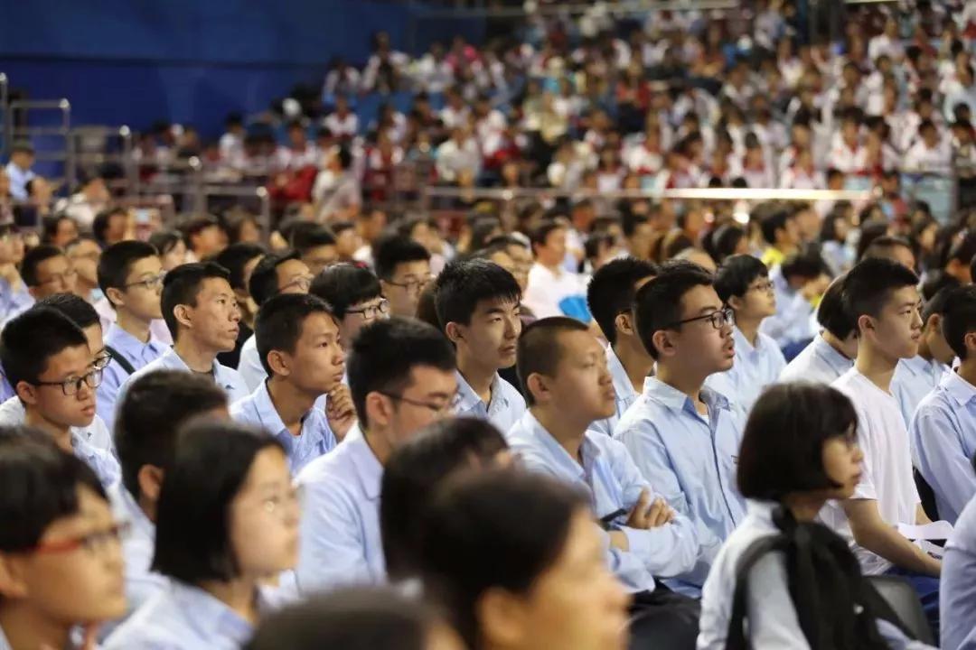 
生参加朗诵比赛, 说出了广大学生的真心话, 但得了“最低分”