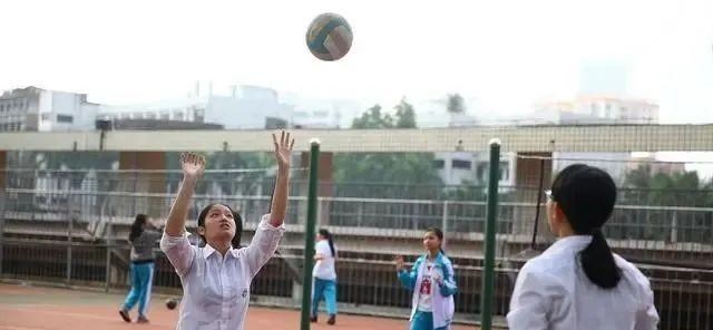 最新通知! 中学生“体考”迎来改革, 将影响学生的高中录取