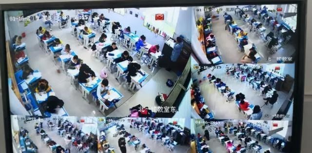 学生在考场上公然睡觉, 监考老师却不叫醒, 家长急了: 你咋不管呢