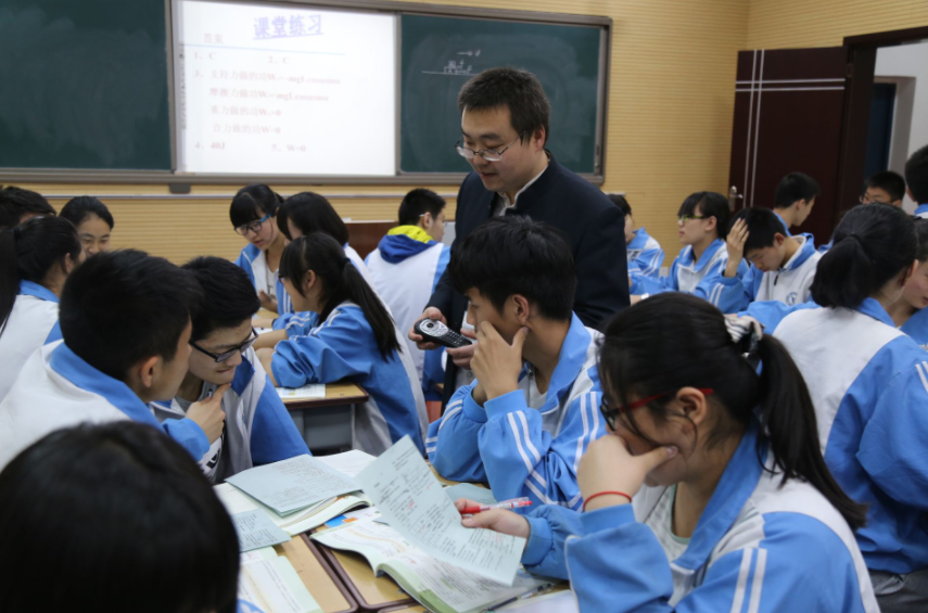 若是可以“取消一门学科”, 你该如何选择? 学生们有苦说不出