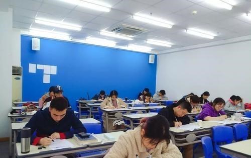 考研也有“鄙视链”? 二本学生的心酸自述: 想要成功为何如此之难