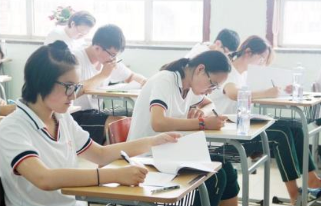 好学生也会不受老师待见？现实和想象中的大有差距，同学别不知情