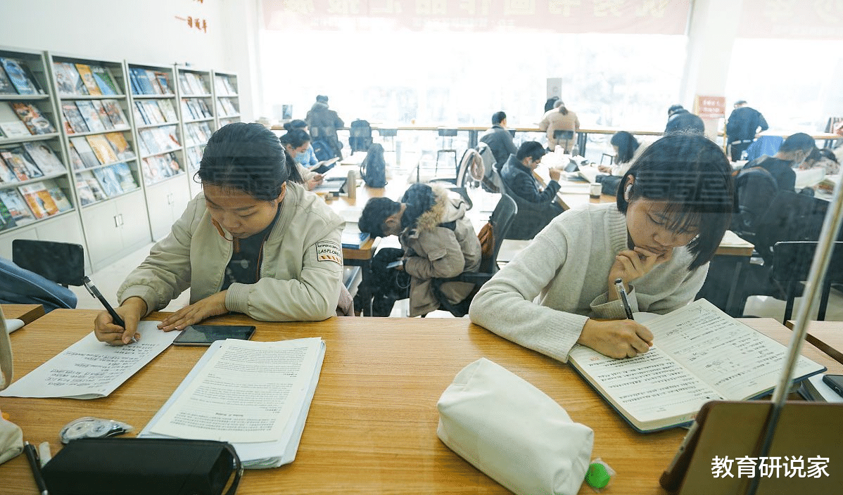 考研的同学们: 考前失眠很正常!