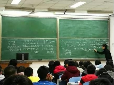 学生未来想当大学老师, 该如何规划? 需要具备哪些条件?