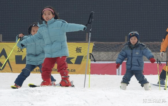 湖南各地中小学“提前放假”, 学生拍手叫好, 家长们却愁坏了