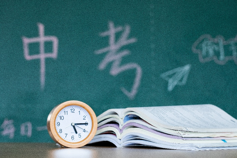 孩子成绩太差中考注定落榜, 这么做照样上大学!