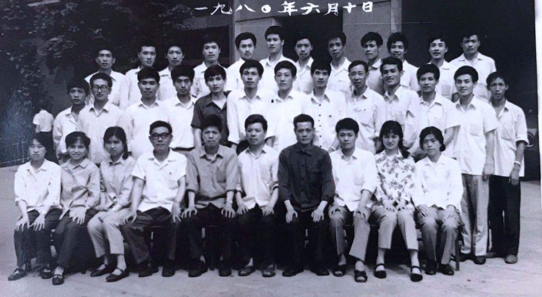 80年代好学生都读中专? 老师还引以为傲, 原来“体制内”一直香甜