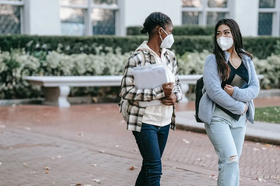 全美多所高校强制学生打加强针, 康奈尔大学紧急封校!