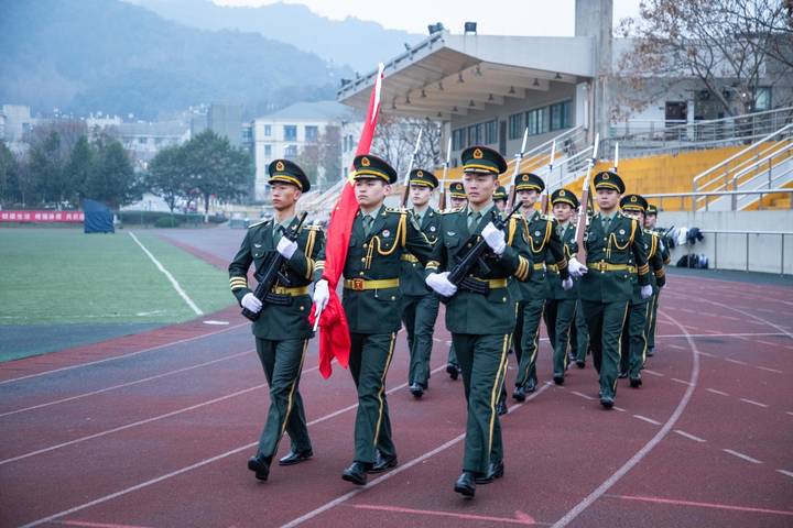 新征程, 共成长! 浙江外国语学院举行新年升旗仪式