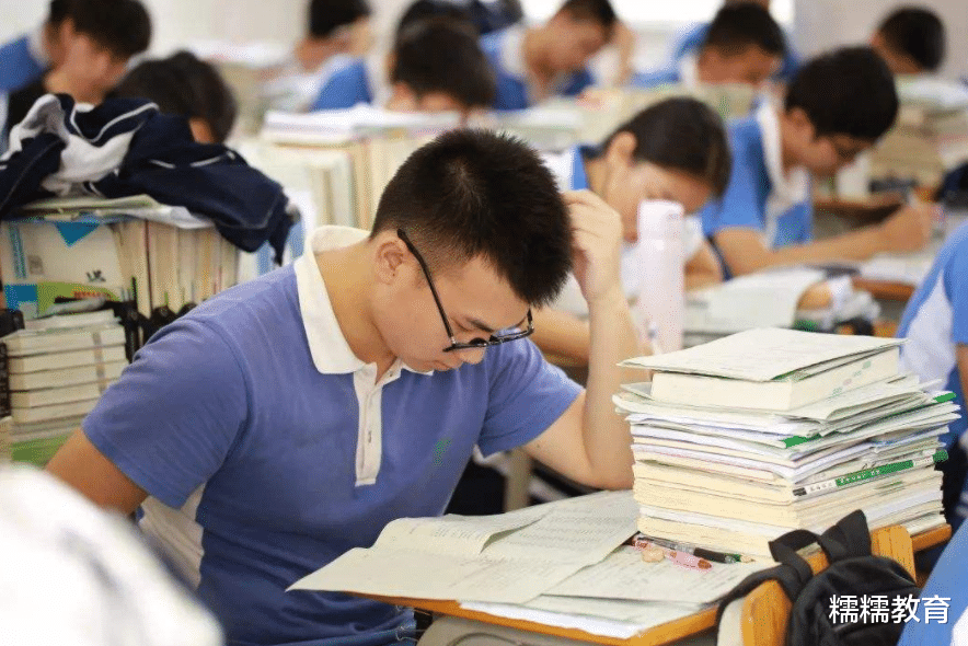 高考录取率高达90%, 学生还在努力学习, 如今考试的压力又增加了