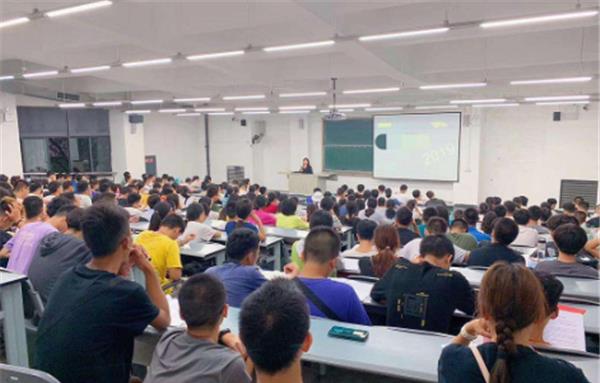 大学“钱途好”的专业排名, 数学居然垫底, 看到榜首: 不愧是它