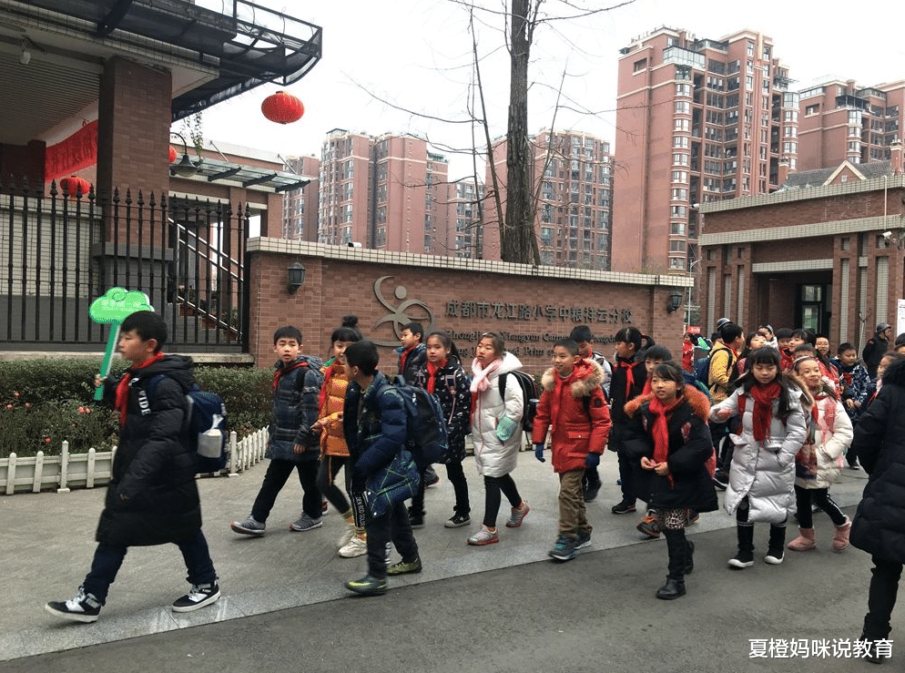 双减政策下, 这个地区的中小学生作业“只增不减”, 家长却很认可