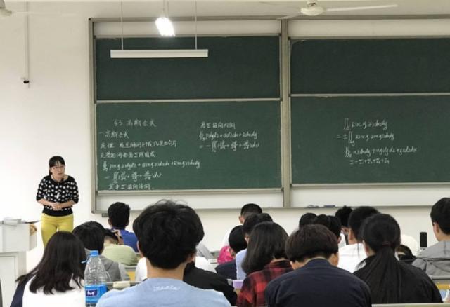 一年1万多名大学教师被开除! 惊人数字的背后, 主因更是让人沉思