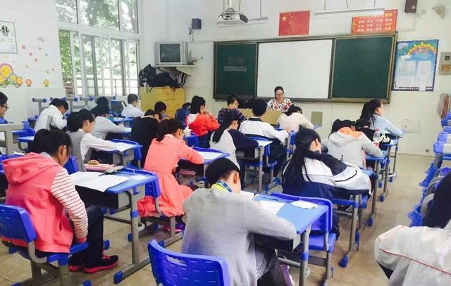 清华女大学生火了, “炫富照”惊艳了众人, 网友: 比名牌包还昂贵