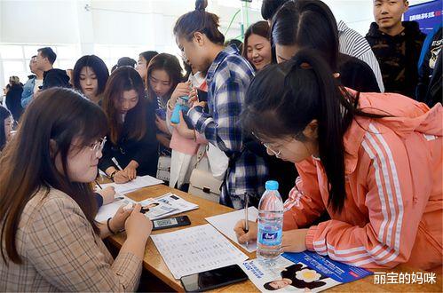 大学里难度大的3类专业, 学习不比高三轻松, 但毕业后发展很吃香