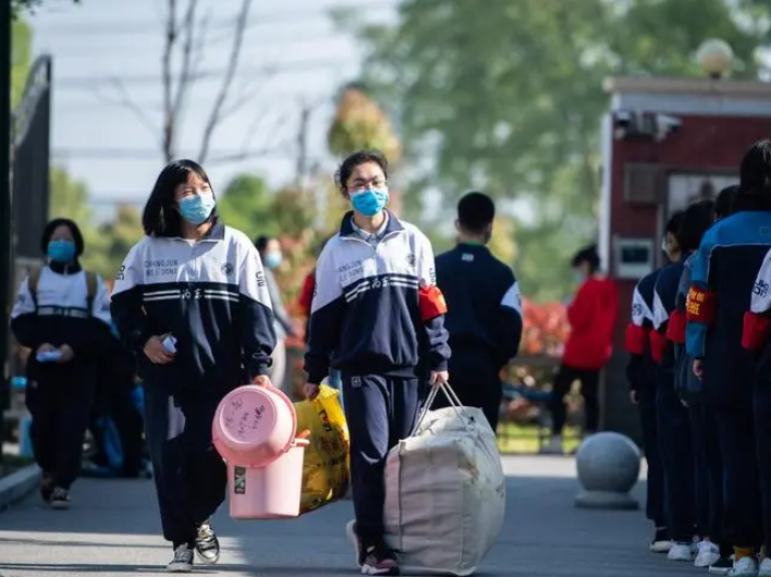 辽宁学生开学时间公布, 与往年有所调整, 家长们表示忧心忡忡