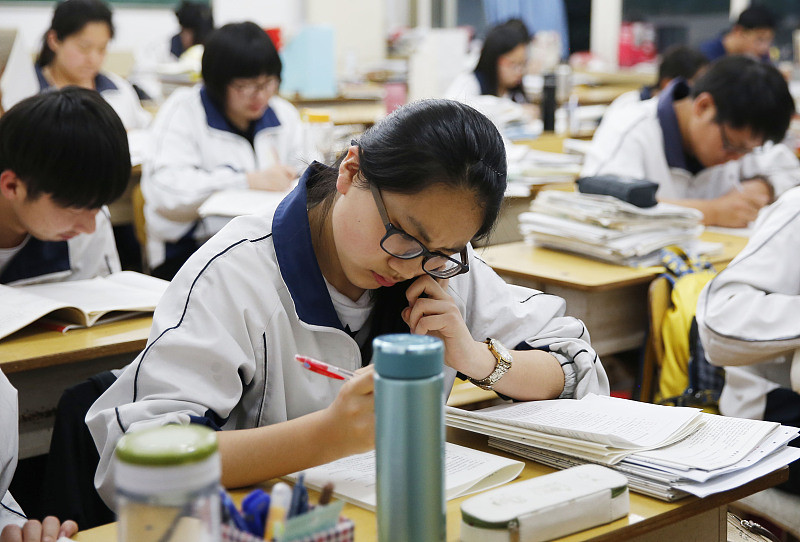 高一下学期是全新的开始, 上学期没跟上的学生, 下学期要抓住机会