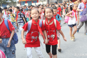 深圳大中小学延迟开学, 学生拍手叫好, 家长苦不堪言