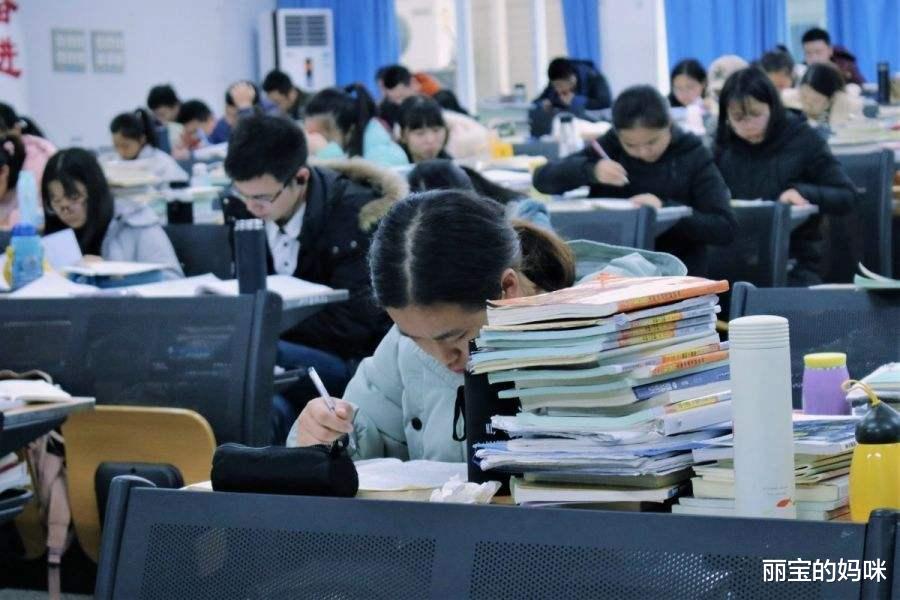 大学里的2大“吞金兽”专业, 家庭条件不好的学生, 选择要慎重