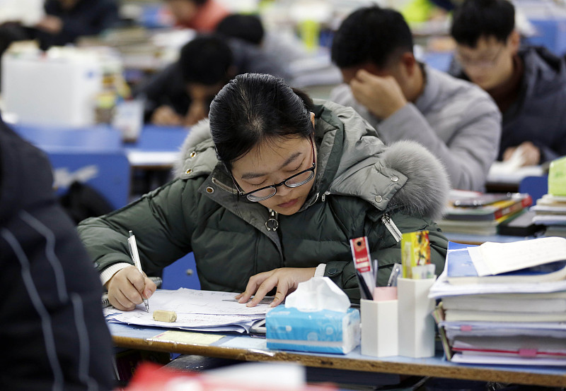 一模考试中, 高三学生考多少分数, 能考上“双一流”大学?