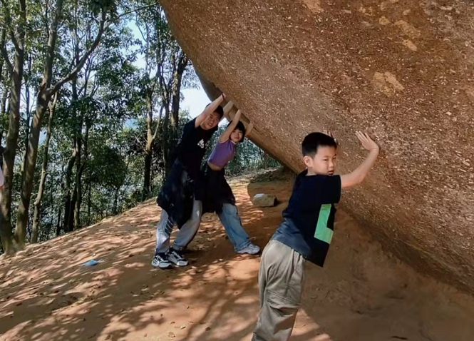 “你好横啊”, 研究生姐姐晒“登山照”, 孙卓走路模样遭吐槽