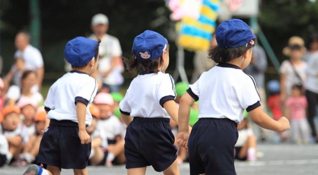 公立和私立幼儿园怎么选? 学生上小学后差距明显, 还好当时没选错